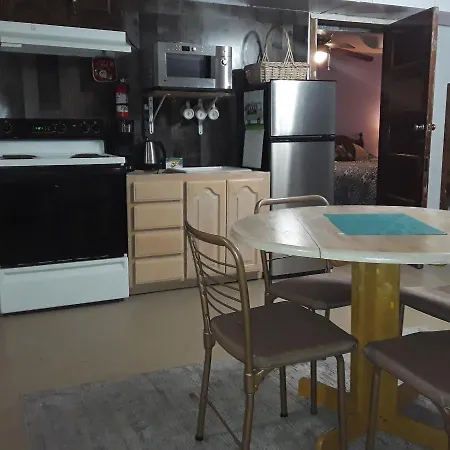 Family Pit Stop Apartment